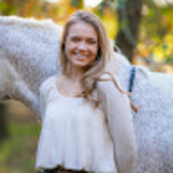 Meet your Posher, Caroline - Picture 1 of 1
